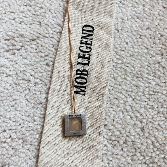 New Mob Legend single long earring - Picture 5 of 7